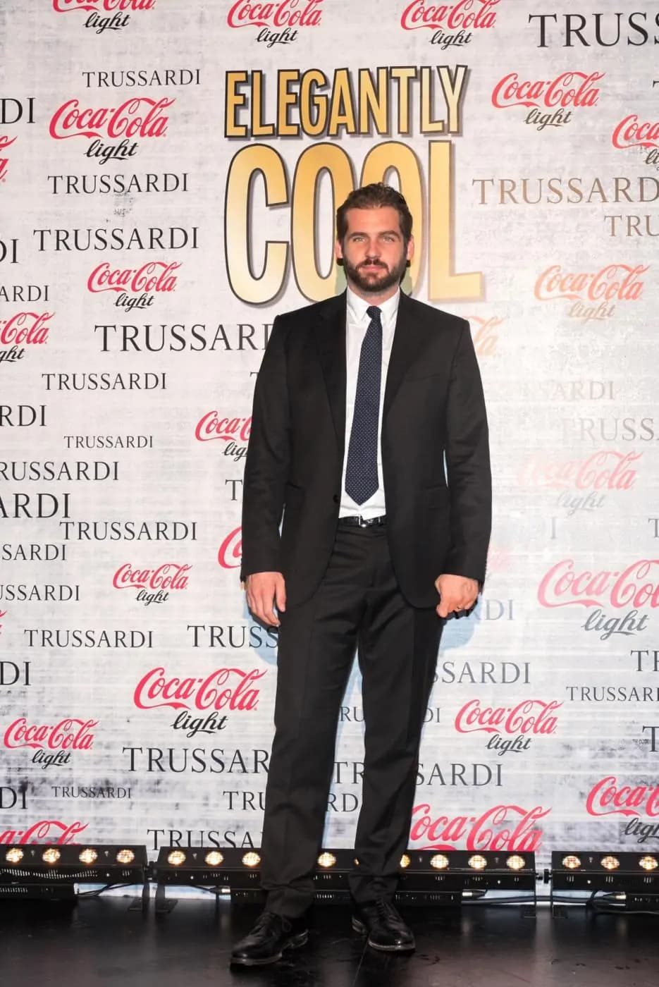 Trussardi veste lattine e bottiglia Coca-Cola: le foto dell’evento