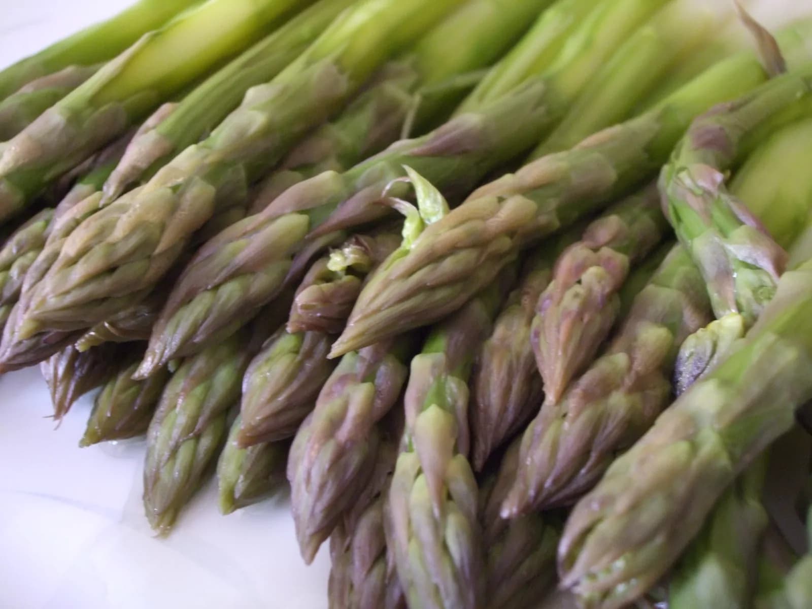 Asparagi e vino in abbinamento: missione possibile