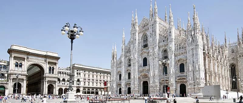 Tumori: a Milano “Pink Parade” per la ricerca della Fondazione Veronesi