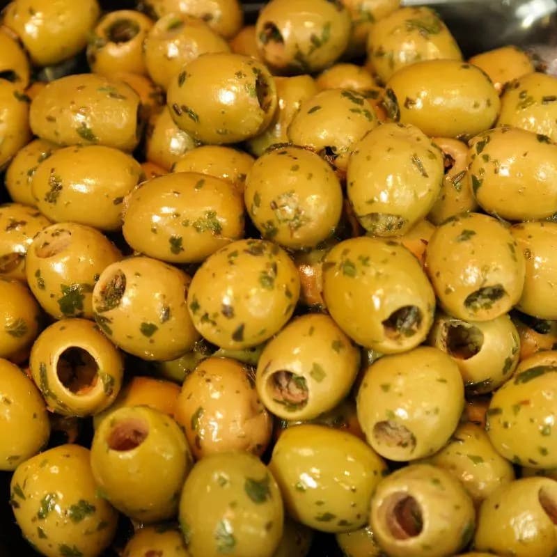 Olive greche verdi e nere: proprietà e calorie
