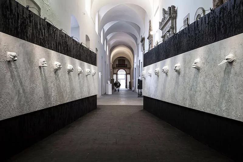 White. Il Bianco Benessere by Oikos ha dipinto Brera con 187 tonalità di bianco