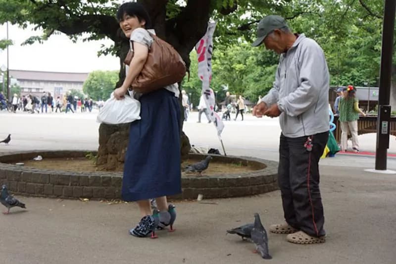 La designer giapponese Kyoto Ohata crea le scarpe a forma di piccione