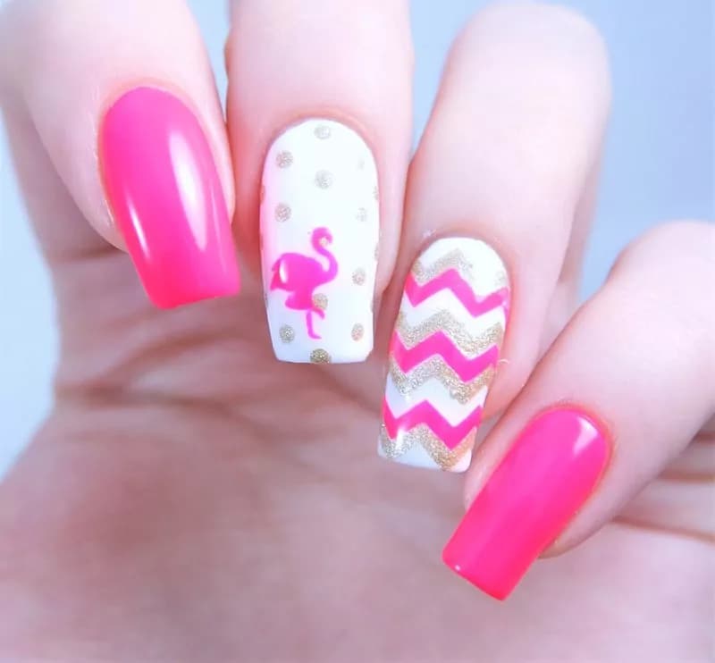 Nail trend: dall’unicorno, ai fenicotteri fino al mood tropical, ecco le tendenze di stagione