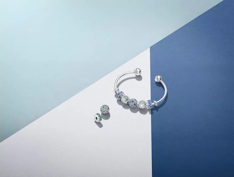Pandora presenta i nuovissimi bracciali rigidi tutti da personalizzare