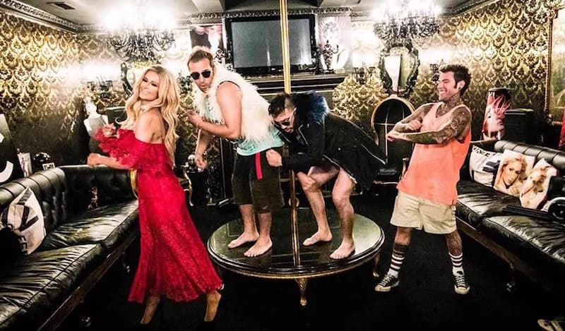 Anche Paris Hilton partecipa al video di “Senza pagare” realizzato da J-Ax & Fedez