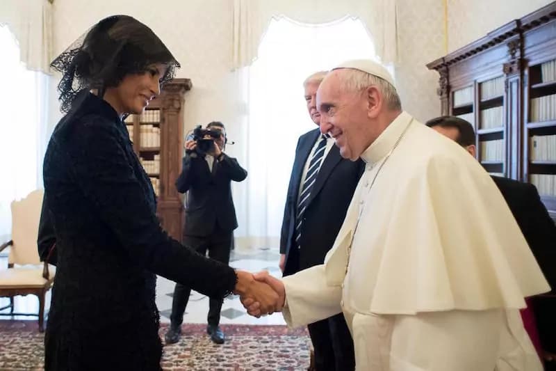Melania Trump è in Italia e sceglie lo stile Dolce&Gabbana
