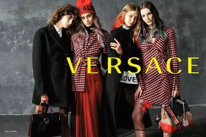 Weber realizza per Versace una campagna di protesta