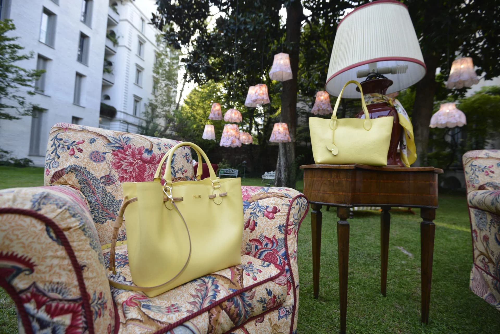 Alviero Martini 1A Classe presenta la nuova collezione Flower Garden [GALLERY]