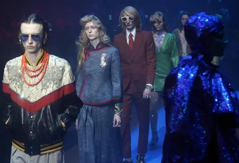 Gucci: dalla passerella un messaggio che istiga “a fare diversamente”