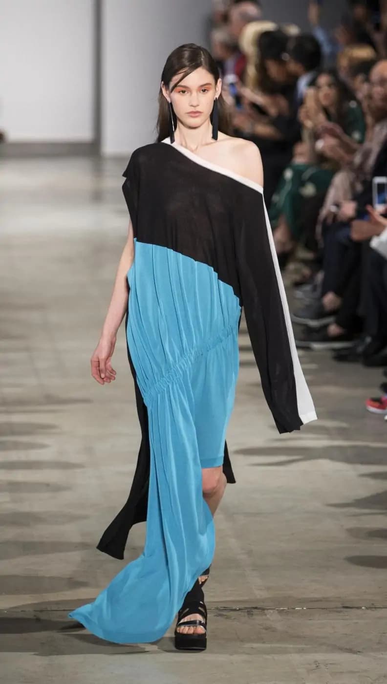 Anteprima: in passerella la collezione primavera estate 2018, e si festeggiano i 25 anni del brand [GALLERY]