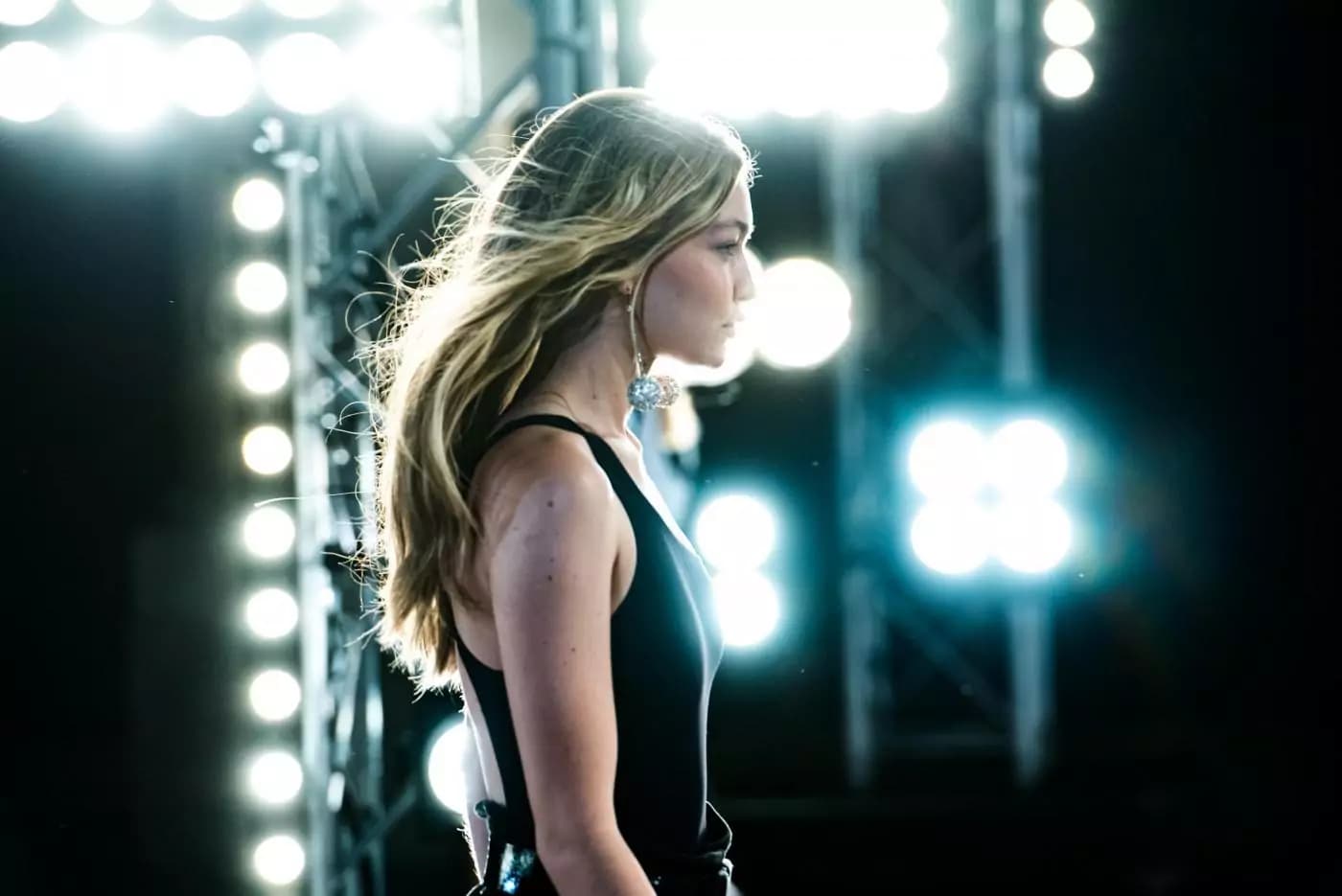 Paris Fashion Week: Gigi Hadid in passerella per Isabelle Marant [GALLERY]
