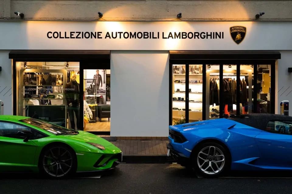 Lamborghini apre il suo primo store ufficiale della Collezione Automobili in Giappone