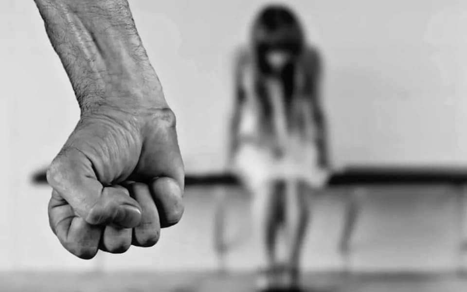 Uomini violenti: ecco i 10 segnali per riconoscerli