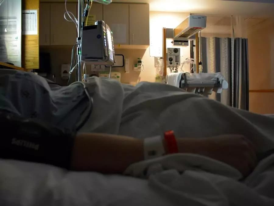 Stuprata in ospedale, choc a Cattolica