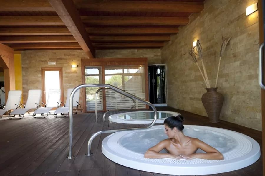 Benessere: Jacuzzi “va alle terme”, sperimenta vasca terapeutica su misura