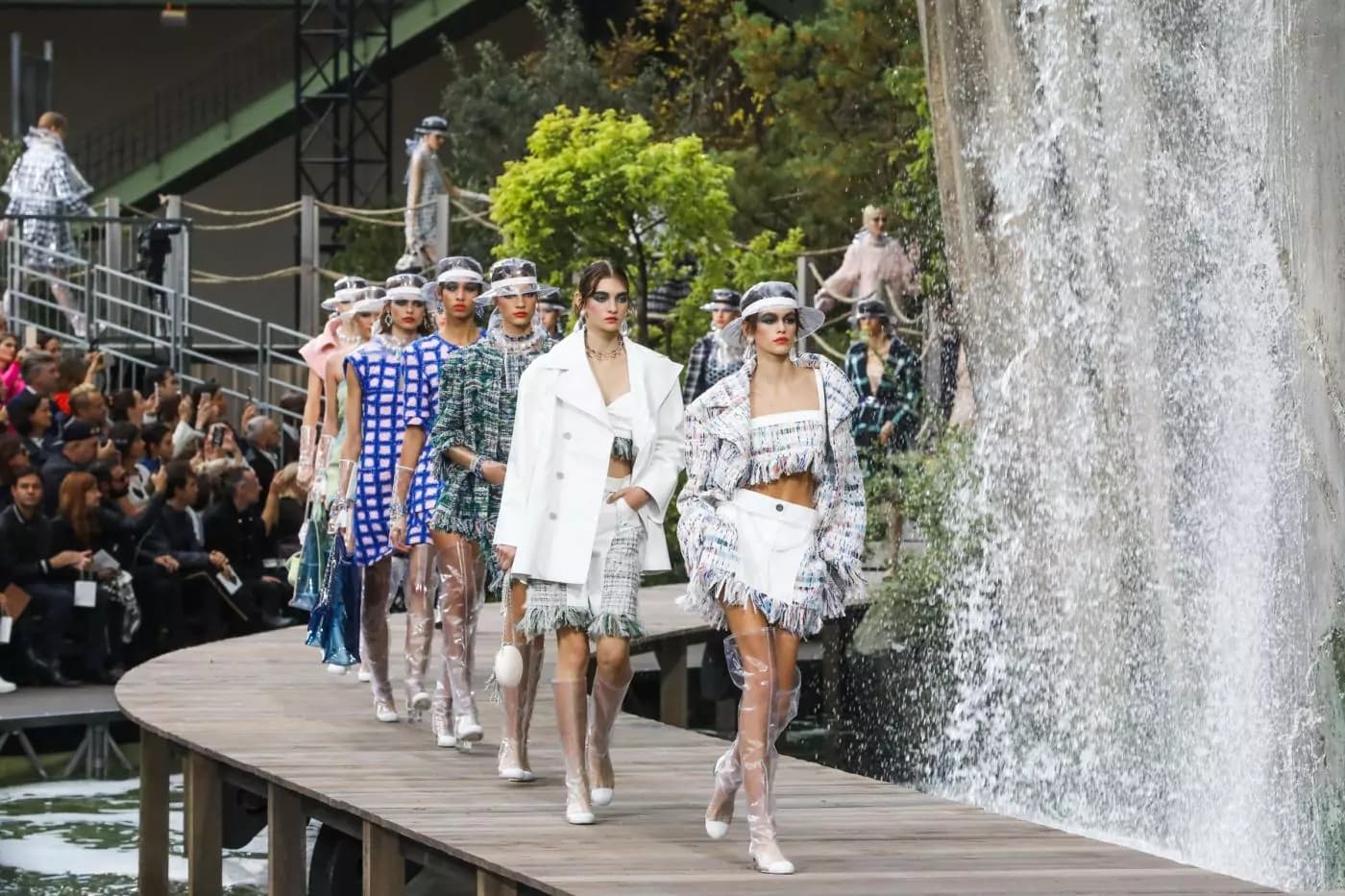 Parigi: in passerella la collezione Chanel primavera estate 2018 [GALLERY]