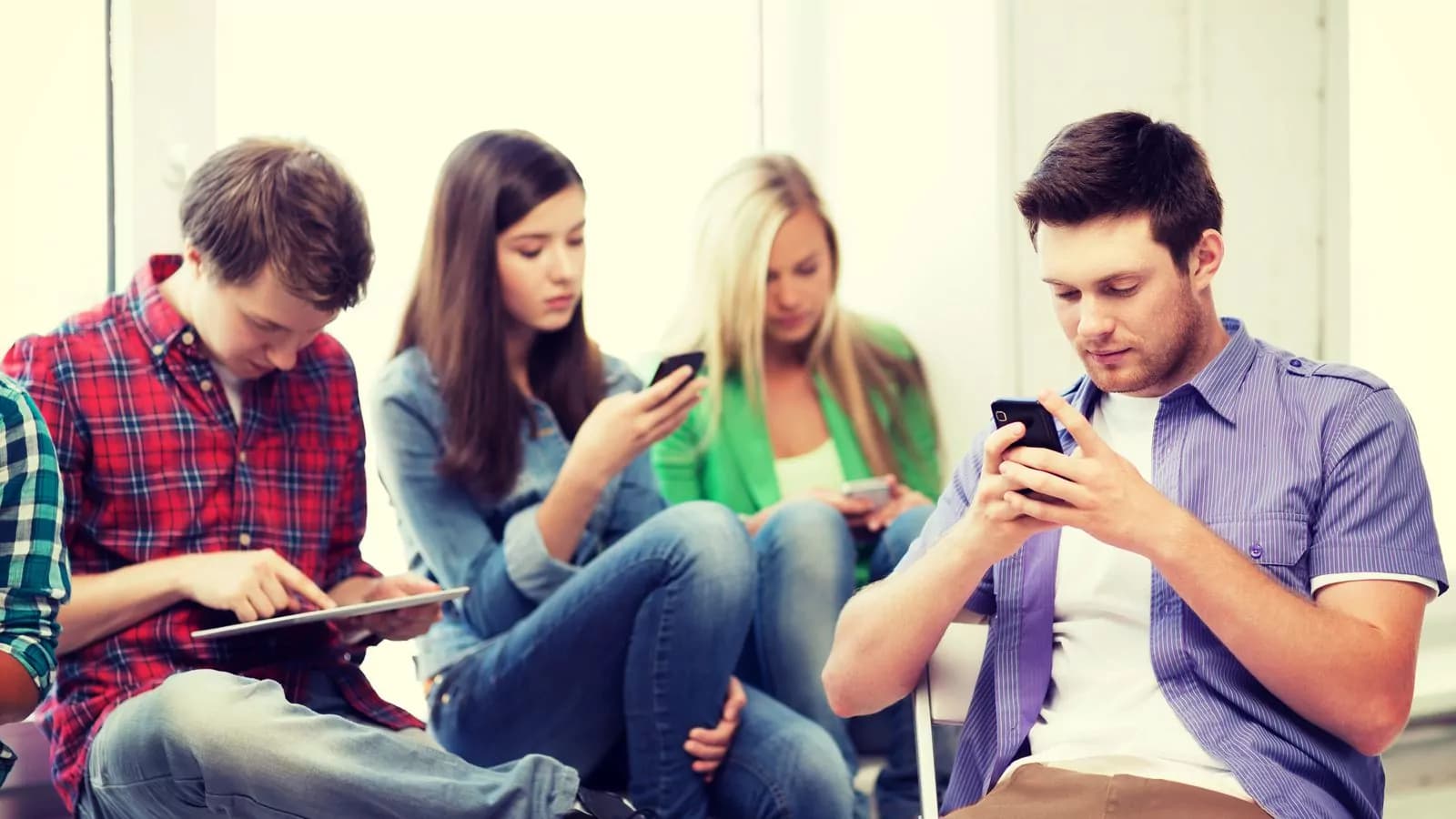Generazione Z: cambiano le abitudini tra i giovanissimi