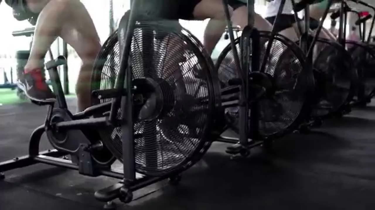 Assault Air Bike: la nuova tendenza del fitness che in 26 minuti da grandi risultati