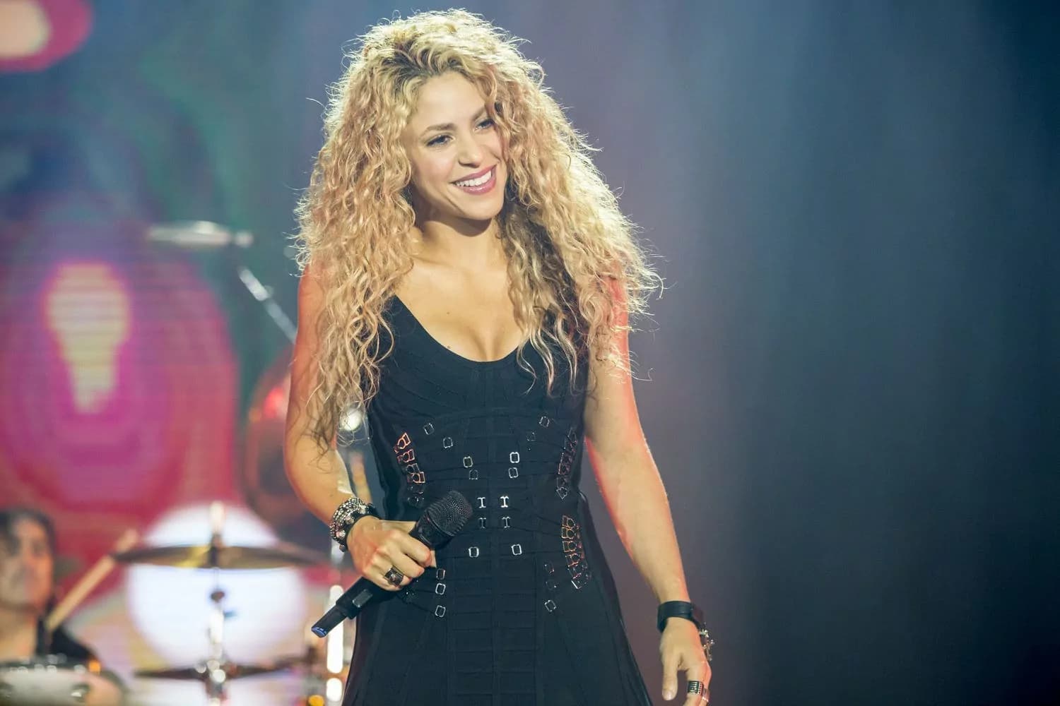 Shakira sta male: stop al tour in Europa