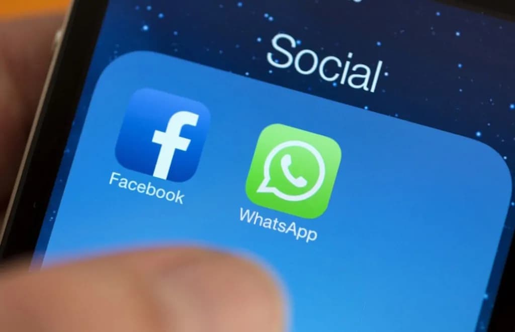 Modena: ragazzine hot su WhatsApp, tutte le foto sul web