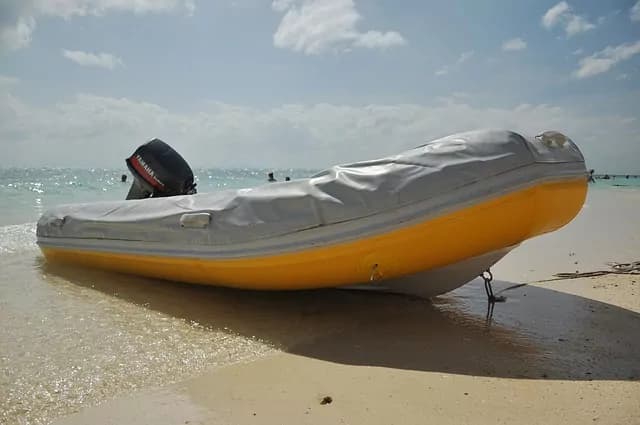 Da Palermo a San Vito lo Capo, luoghi incantati da poter visitare in gommone