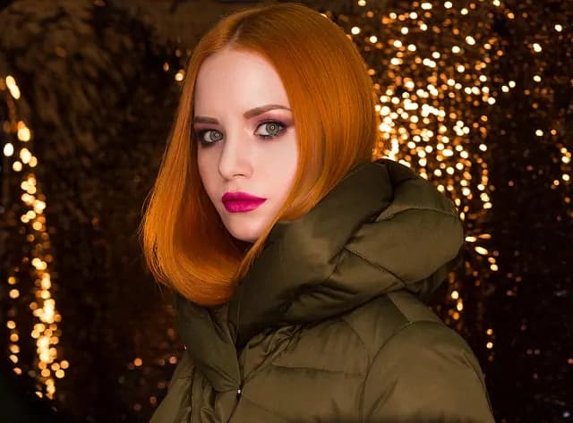 Capelli lisci senza effetto crespo