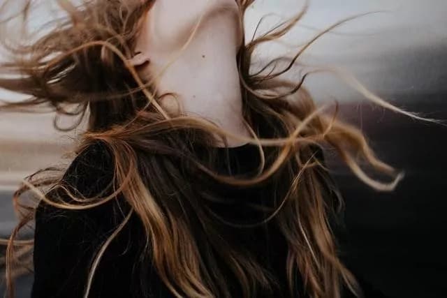 Capelli donna: come funziona il trattamento per prolungare la durata del colore?