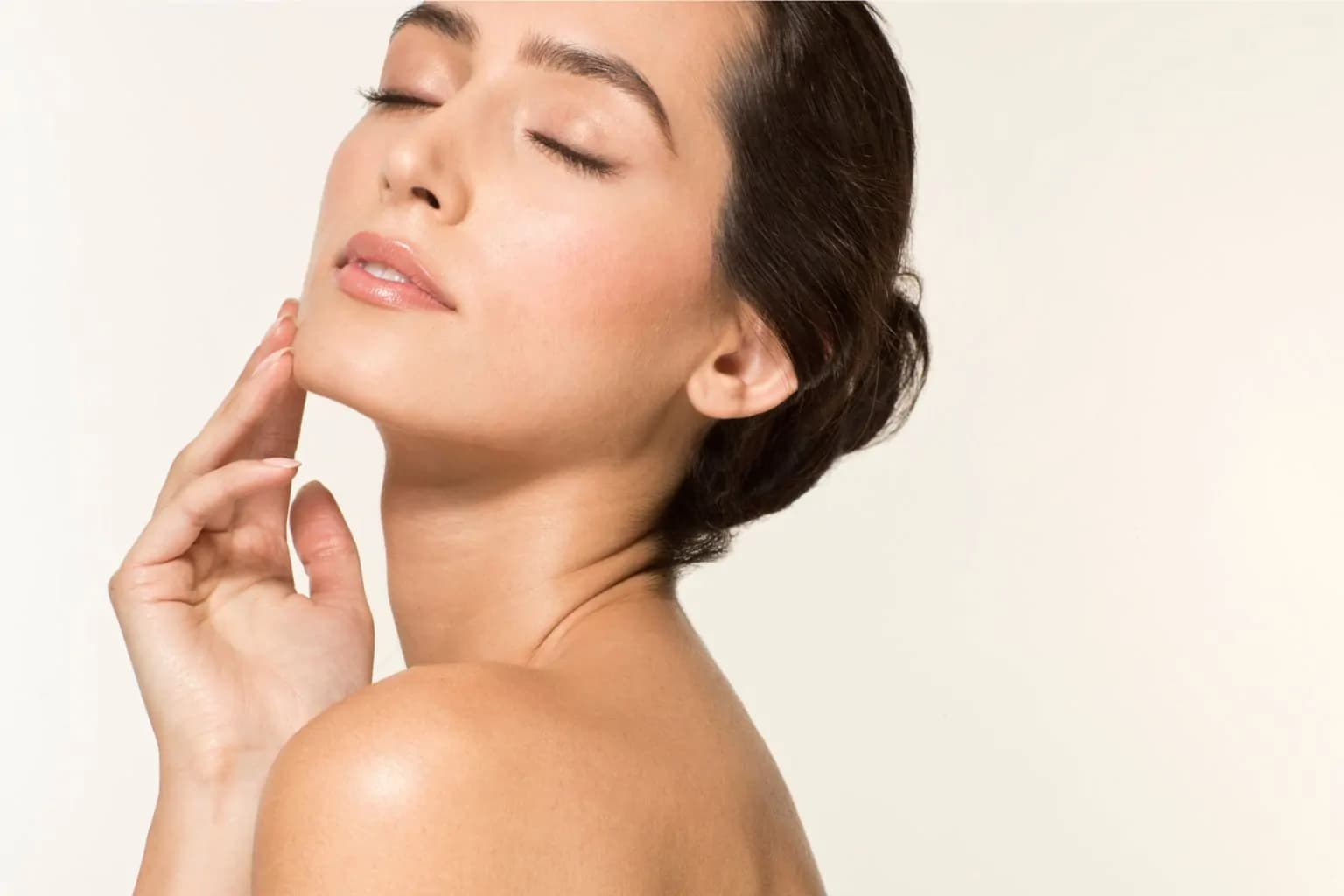 Combattere il rilassamento cutaneo con la skincare routine: ecco alcuni consigli