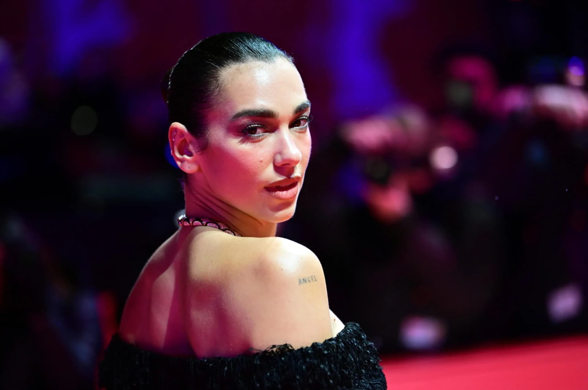 Unghie a pois: la nail art che funziona meglio se non è perfetta e il caso Dua Lipa