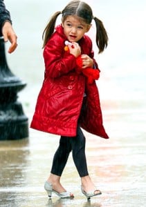 1258380423 suri cruise 290 211x300