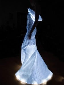 Fuorisalone:Atelier Sangalli presenta l'abito che s'illumina