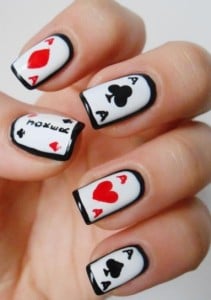 unghie-con-carte-da-gioco