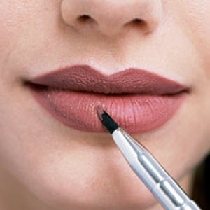 applicazione-del-rossetto