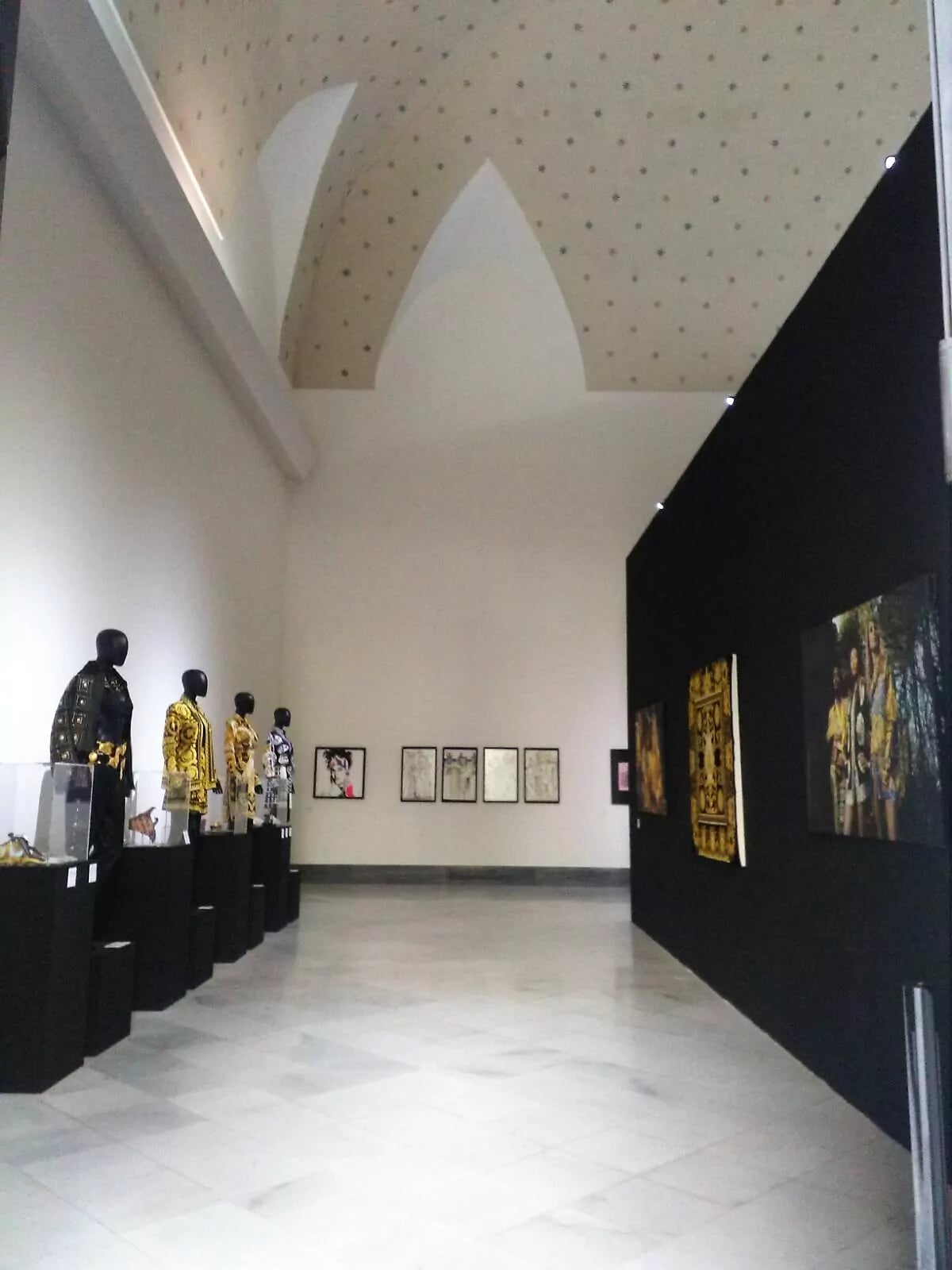 Napoli: tra archeologia e moda, Gianni Versace al Mann, a vent’anni dalla sua scomparsa [GALLERY]