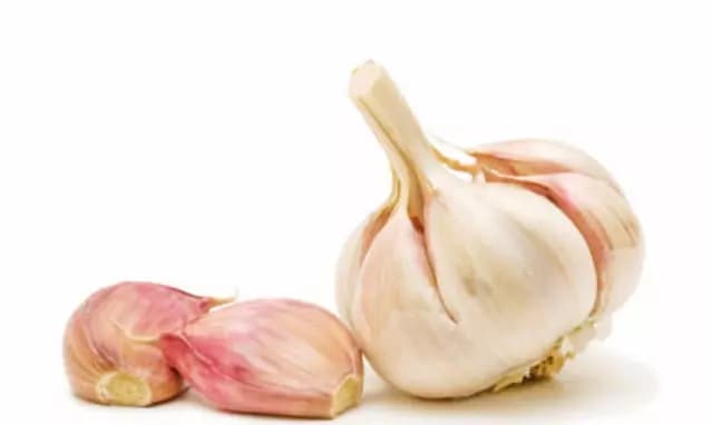 I benefici dell’aglio crudo