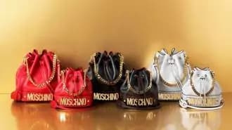 Moschino compie 30 anni: ecco la collezione iconica