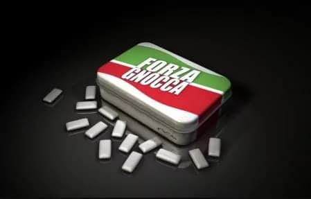 Forza Gnocca: il chewing-gum che spopola vicino a Palazzo Grazioli
