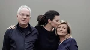 “Se non te”: il nuovo videoclip di Laura Pausini con mamma e papà