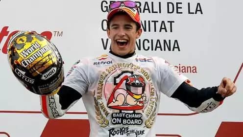 “Baby champ on board” la maglia di Marc Marquez, campione del MotoGp firmata Gas