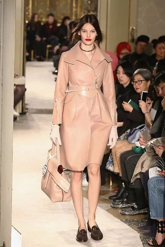 Tod’s, fall winter 2015/2016: per una donna borghese e raffinata