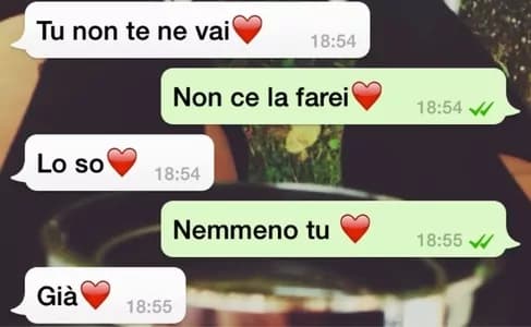 Leggere gli sms del partner di nascosto diventa reato, lo dice la Cassazione