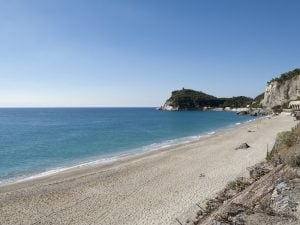 spiaggia liguria 300x225