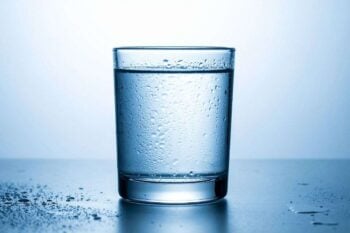 inquinante tossico nelle bottiglie d'acqua