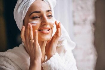 crema viso: costa sui 5 euro ed è meglio di un trattamento dall'estetista